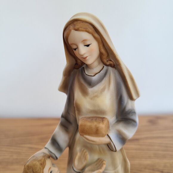 Sanmyro Bisque Mother and Child Porcelain Bone China Figurine Shelf Sitter Japan - Picture 2 of 10